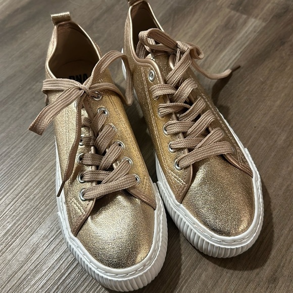 DNA New York Shoes - 🌸DNA New York Sneakers🌸